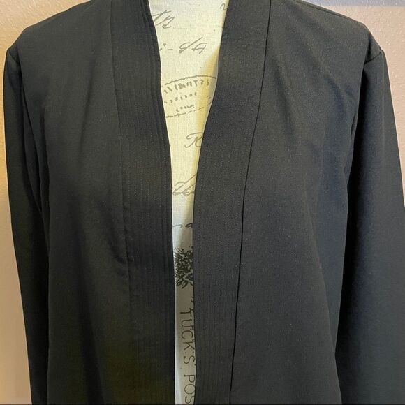 Lark & Ro black blazer - Picture 3 of 11